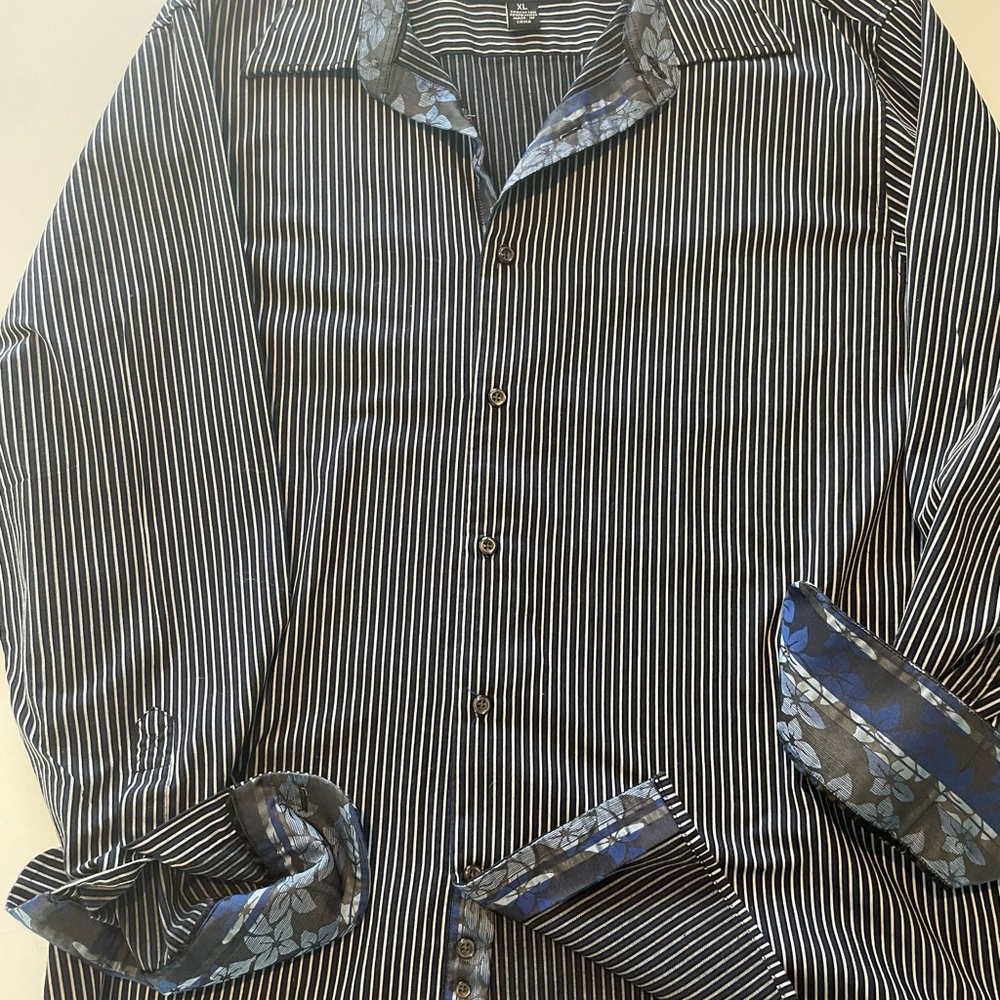 Cultura Mens XL Navy striped Button up long sleeve shirt